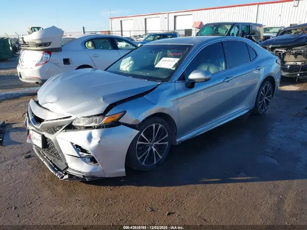 4T1B11HK9JU076467 2018 TOYOTA CAMRY - Image 2