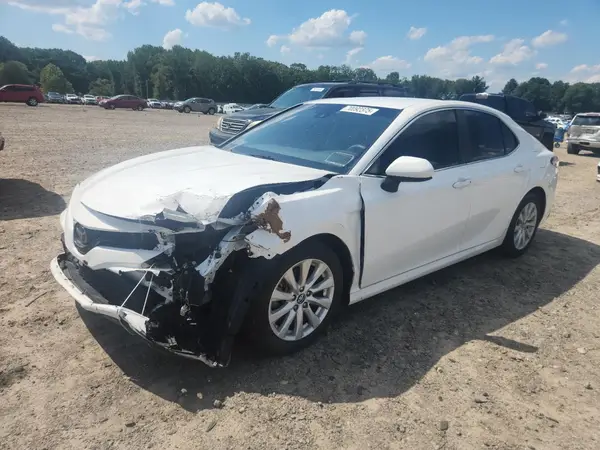 4T1B11HK9JU077408 2018 TOYOTA CAMRY - Image 1