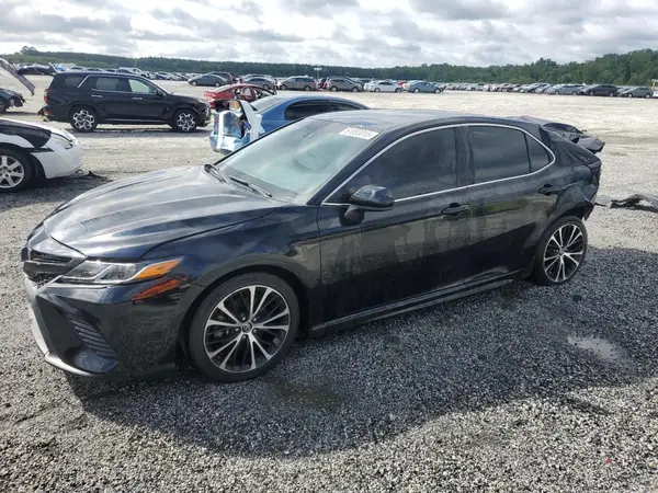 4T1B11HK9JU078073 2018 TOYOTA CAMRY - Image 1