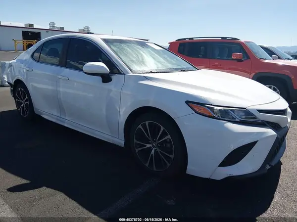4T1B11HK9JU078316 2018 TOYOTA CAMRY - Image 1