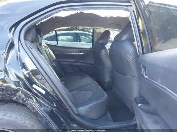 4T1B11HK9JU082172 2018 TOYOTA CAMRY - Image 8