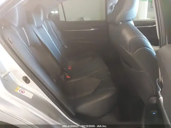 4T1B11HK9JU082785 2018 TOYOTA CAMRY - Image 8