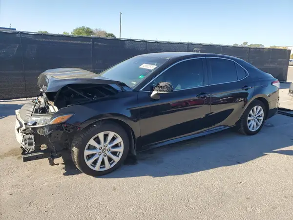 4T1B11HK9JU082947 2018 TOYOTA CAMRY - Image 1