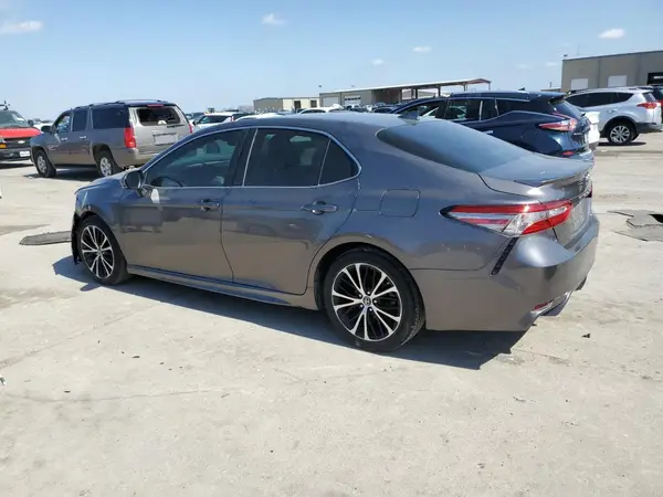4T1B11HK9JU083158 2018 TOYOTA CAMRY - Image 2