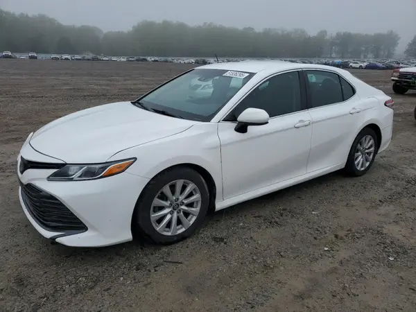 4T1B11HK9JU084911 2018 TOYOTA CAMRY - Image 1
