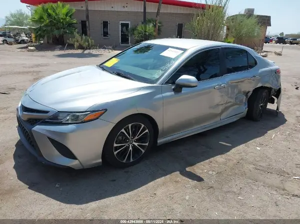 4T1B11HK9JU085184 2018 TOYOTA CAMRY - Image 2