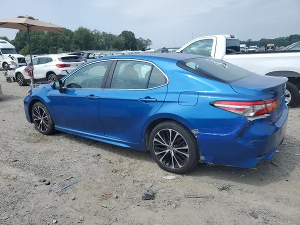 4T1B11HK9JU086254 2018 TOYOTA CAMRY - Image 2