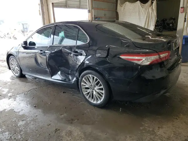 4T1B11HK9JU091079 2018 TOYOTA CAMRY - Image 2