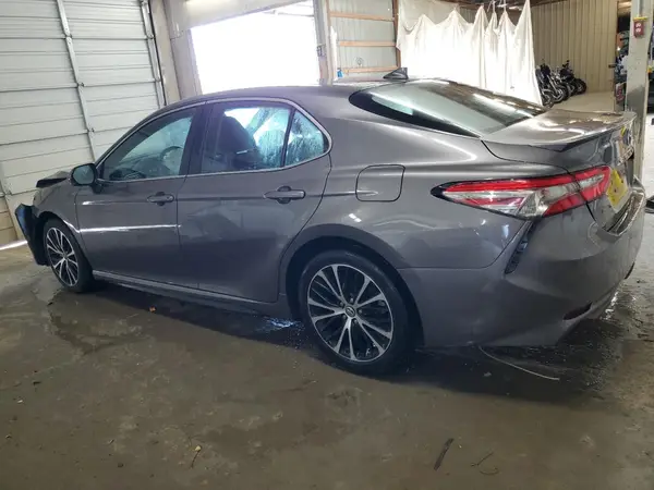 4T1B11HK9JU091146 2018 TOYOTA CAMRY - Image 2