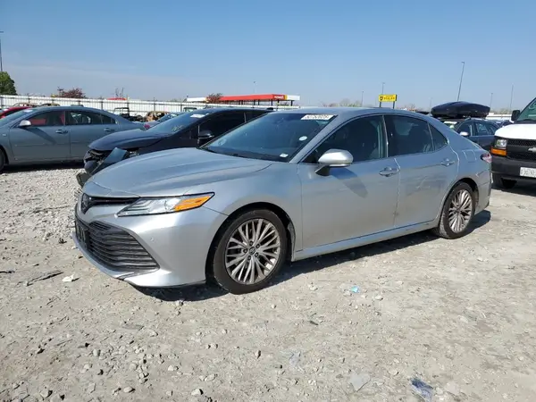 4T1B11HK9JU091244 2018 TOYOTA CAMRY - Image 1