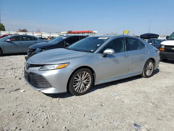4T1B11HK9JU091244 2018 TOYOTA CAMRY - Image 2