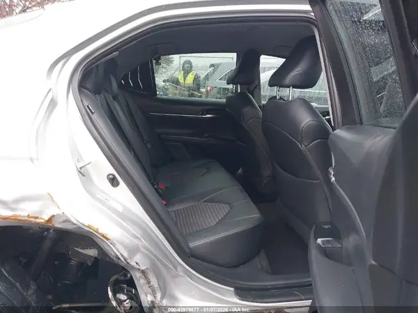 4T1B11HK9JU091485 2018 TOYOTA CAMRY - Image 8