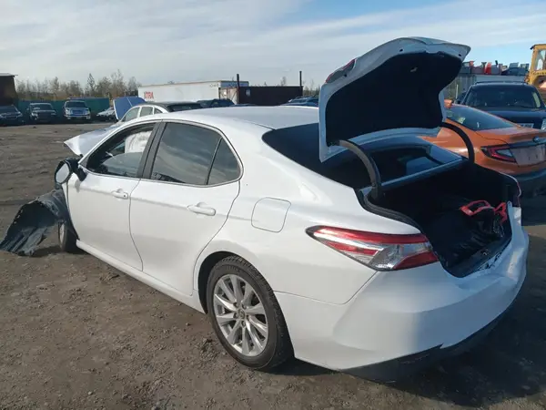 4T1B11HK9JU092183 2018 TOYOTA CAMRY - Image 2