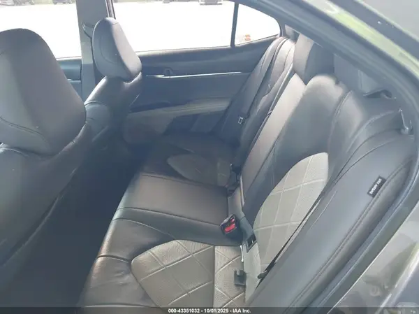 4T1B11HK9JU093608 2018 TOYOTA CAMRY - Image 8