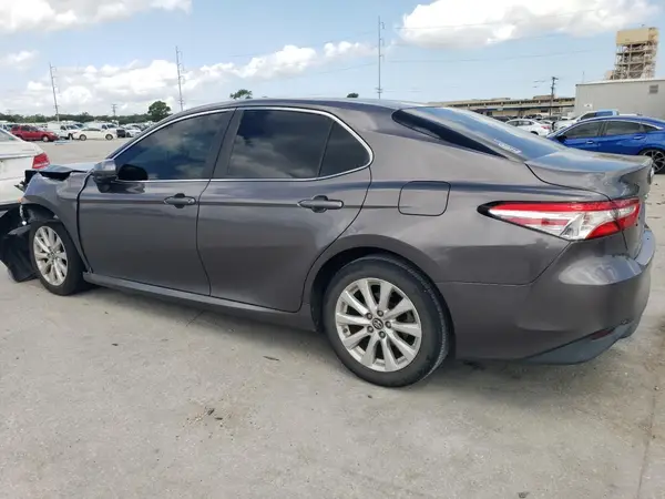 4T1B11HK9JU093799 2018 TOYOTA CAMRY - Image 2