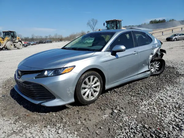 4T1B11HK9JU095018 2018 TOYOTA CAMRY - Image 1
