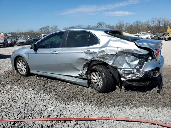 4T1B11HK9JU095018 2018 TOYOTA CAMRY - Image 2