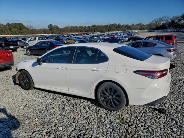 4T1B11HK9JU097545 2018 TOYOTA CAMRY - Image 2