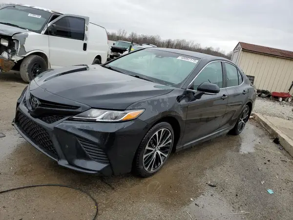 4T1B11HK9JU097576 2018 TOYOTA CAMRY - Image 1