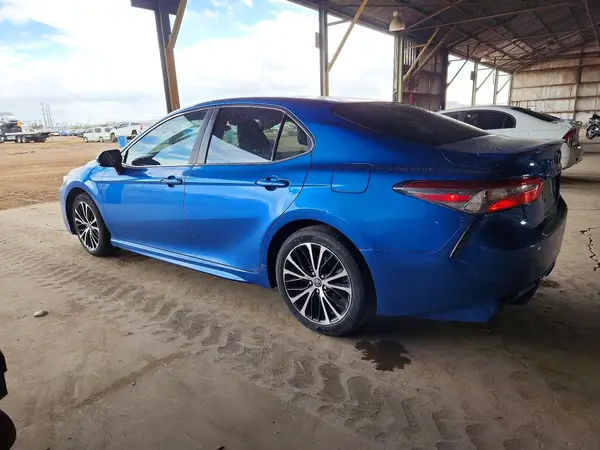 4T1B11HK9JU099456 2018 TOYOTA CAMRY - Image 2