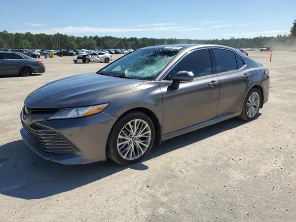 4T1B11HK9JU104297 2018 TOYOTA CAMRY - Image 1