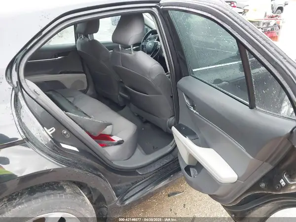 4T1B11HK9JU104333 2018 TOYOTA CAMRY - Image 8