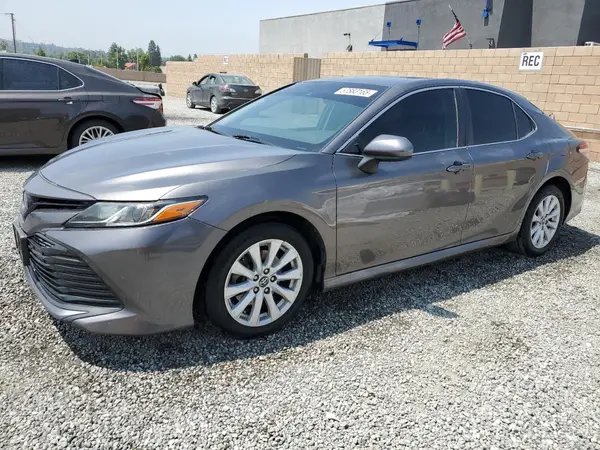 4T1B11HK9JU104493 2018 TOYOTA CAMRY - Image 1