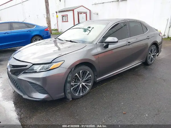4T1B11HK9JU106244 2018 TOYOTA CAMRY - Image 2