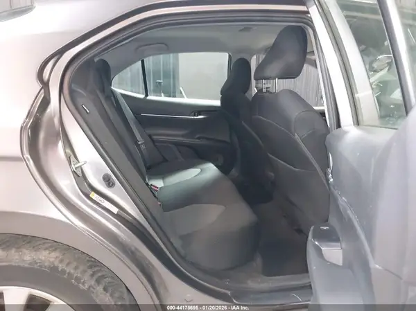 4T1B11HK9JU106793 2018 TOYOTA CAMRY - Image 8