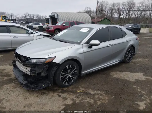 4T1B11HK9JU111475 2018 TOYOTA CAMRY - Image 2