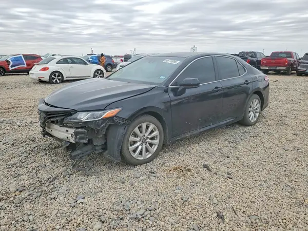 4T1B11HK9JU112030 2018 TOYOTA CAMRY - Image 1