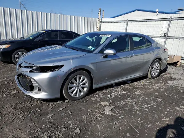 4T1B11HK9JU115283 2018 TOYOTA CAMRY - Image 1