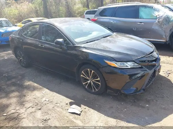 4T1B11HK9JU115557 2018 TOYOTA CAMRY - Image 1