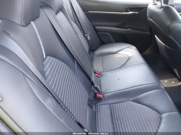 4T1B11HK9JU115557 2018 TOYOTA CAMRY - Image 8