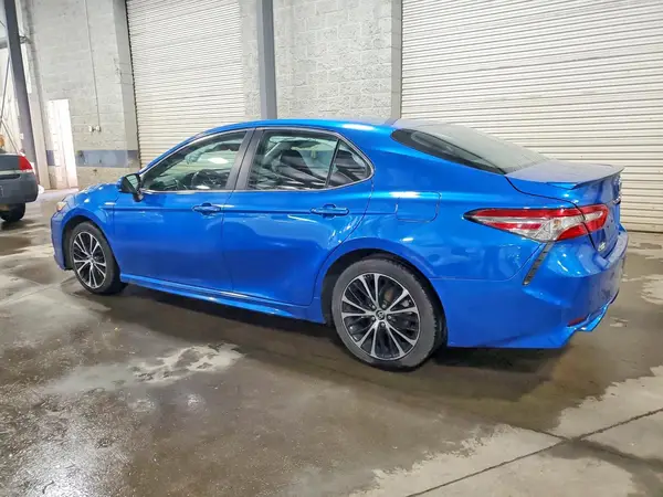 4T1B11HK9JU116126 2018 TOYOTA CAMRY - Image 2