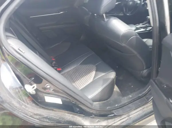 4T1B11HK9JU117132 2018 TOYOTA CAMRY - Image 8