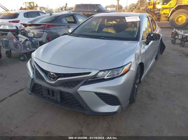 4T1B11HK9JU117759 2018 TOYOTA CAMRY - Image 2