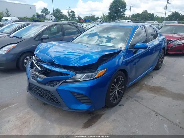 4T1B11HK9JU118670 2018 TOYOTA CAMRY - Image 2