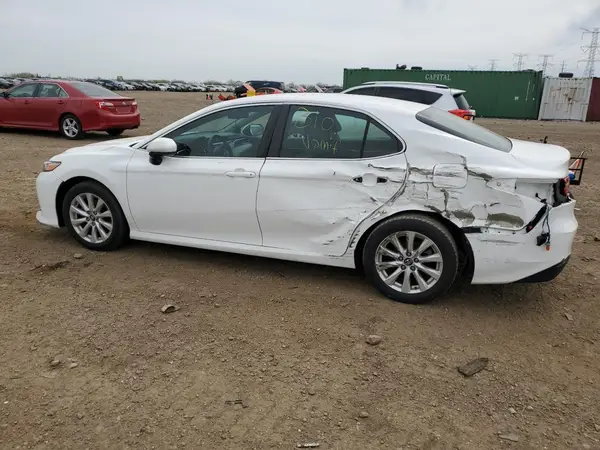 4T1B11HK9JU121455 2018 TOYOTA CAMRY - Image 2