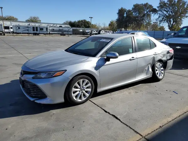 4T1B11HK9JU122427 2018 TOYOTA CAMRY - Image 1