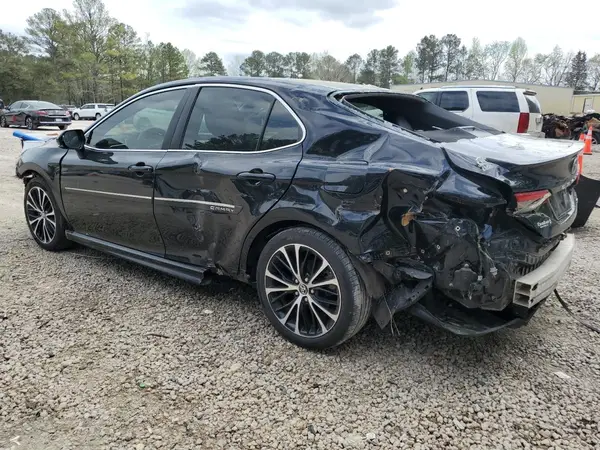 4T1B11HK9JU123402 2018 TOYOTA CAMRY - Image 2