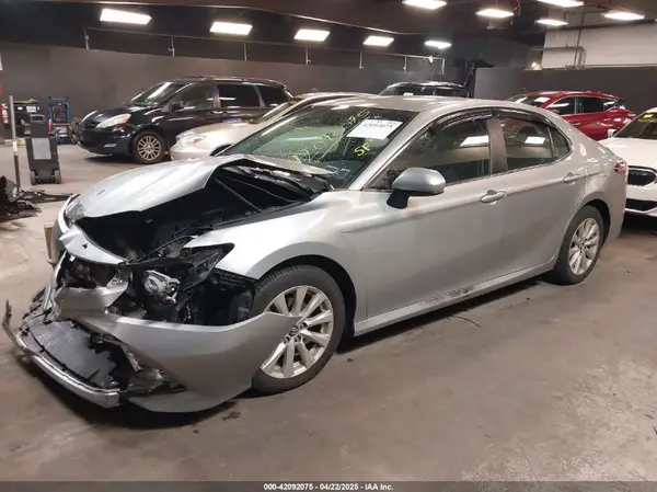 4T1B11HK9JU123495 2018 TOYOTA CAMRY - Image 2