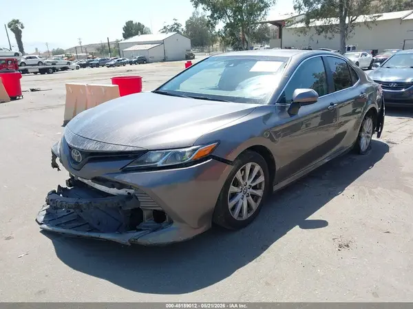 4T1B11HK9JU124596 2018 TOYOTA CAMRY - Image 2