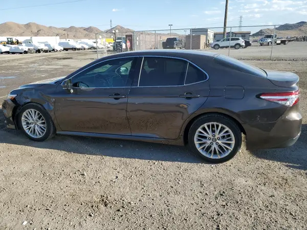 4T1B11HK9JU126347 2018 TOYOTA CAMRY - Image 2