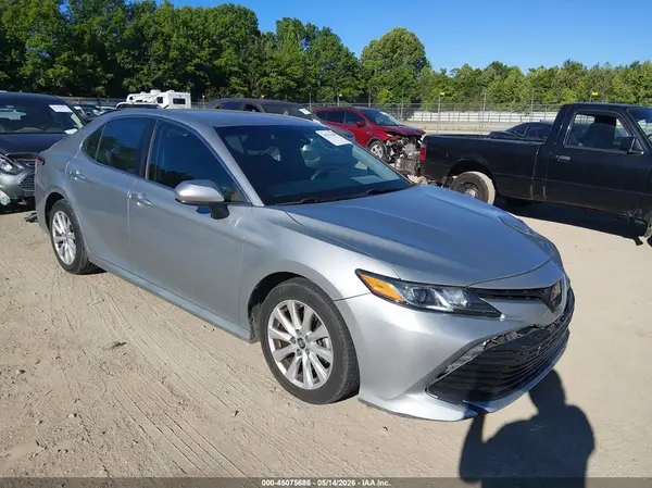 4T1B11HK9JU128793 2018 TOYOTA CAMRY - Image 1