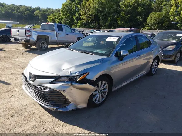 4T1B11HK9JU128793 2018 TOYOTA CAMRY - Image 2