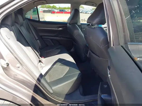 4T1B11HK9JU130155 2018 TOYOTA CAMRY - Image 8