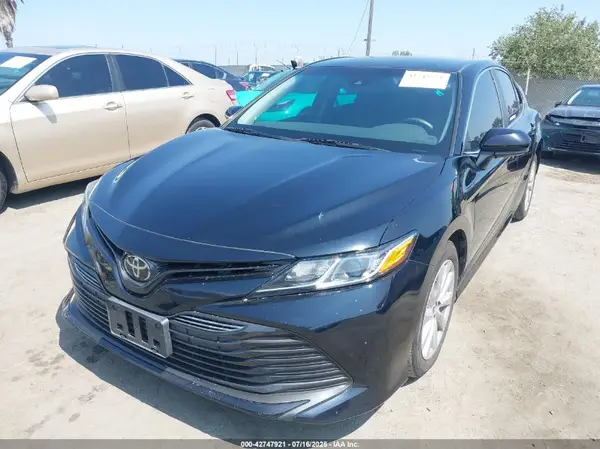 4T1B11HK9JU134416 2018 TOYOTA CAMRY - Image 2