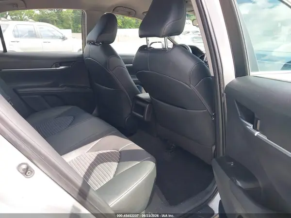 4T1B11HK9JU134528 2018 TOYOTA CAMRY - Image 8