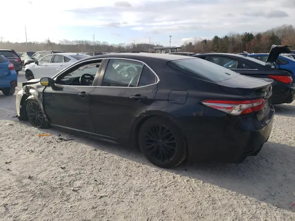 4T1B11HK9JU134819 2018 TOYOTA CAMRY - Image 2